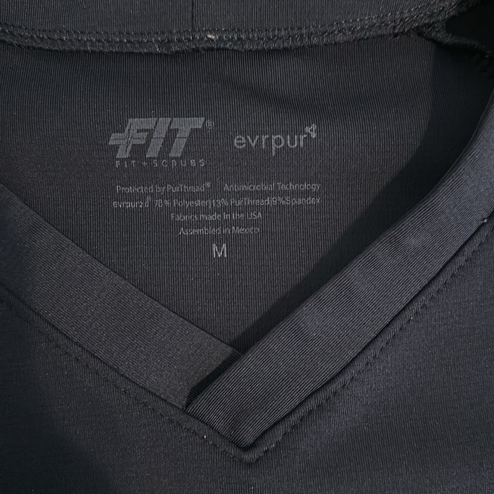 Fit Scrub Set - Picture 2 of 6